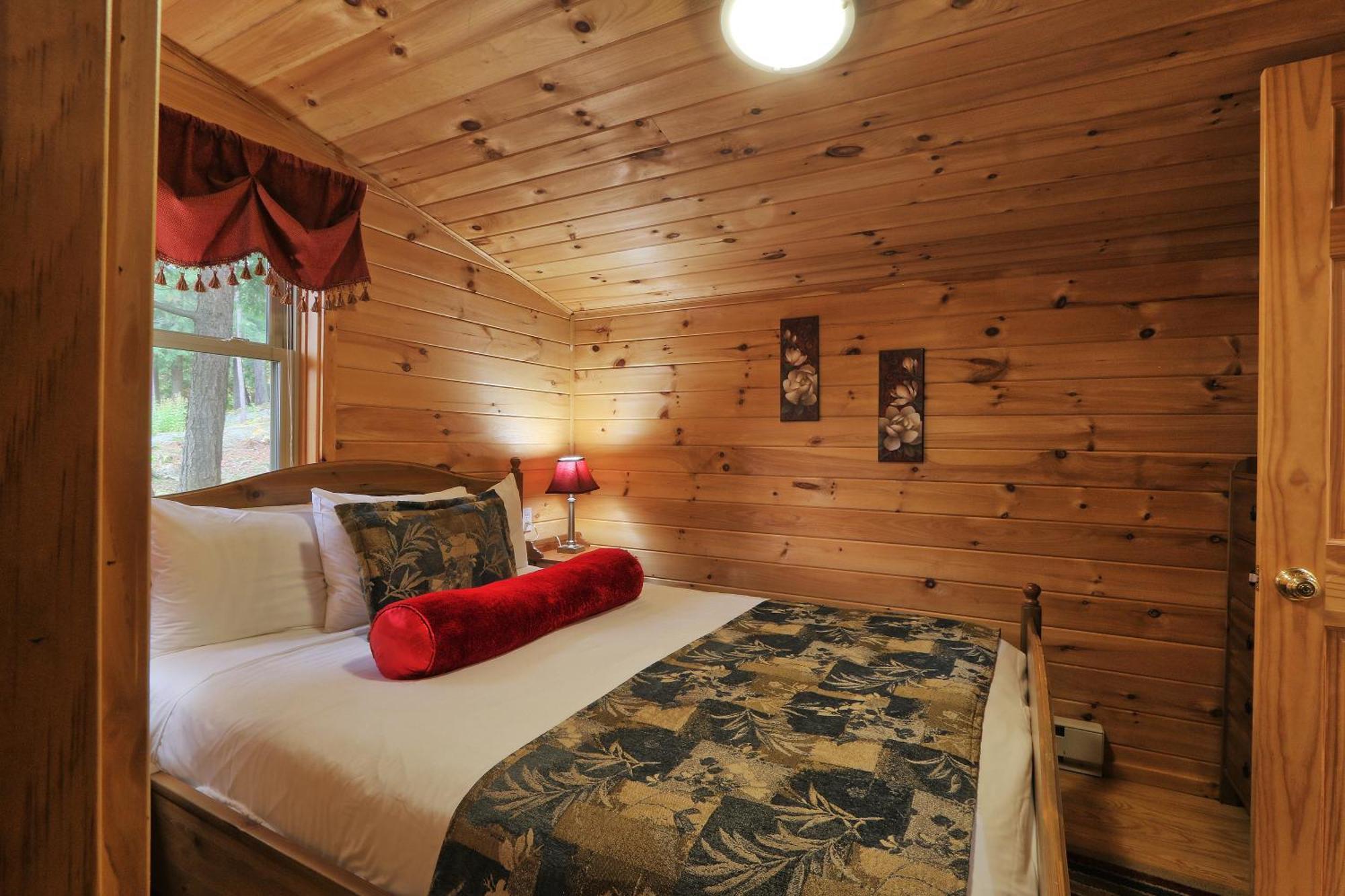 Motel Long Lake And Cottages エクステリア 写真