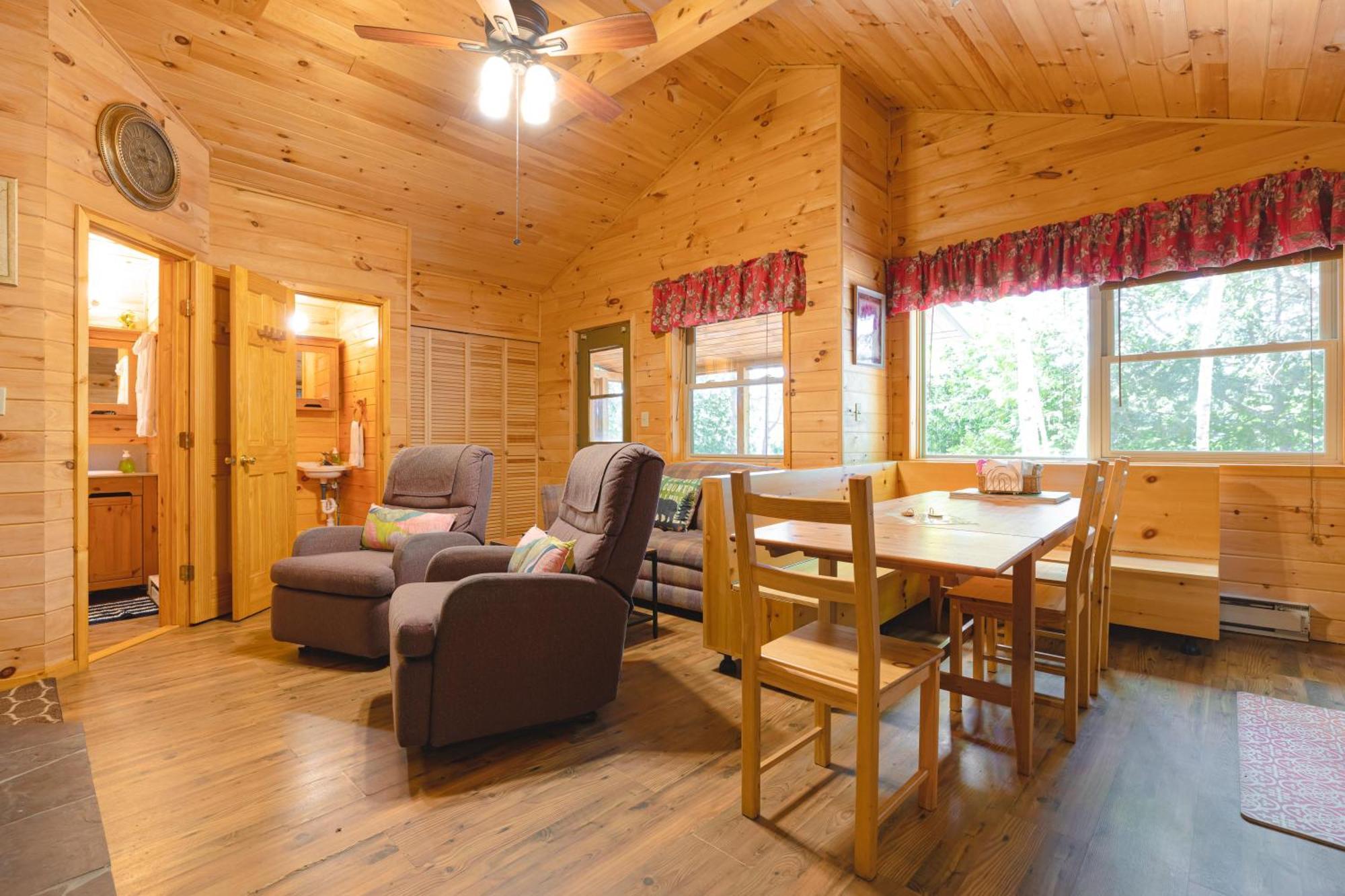 Motel Long Lake And Cottages エクステリア 写真