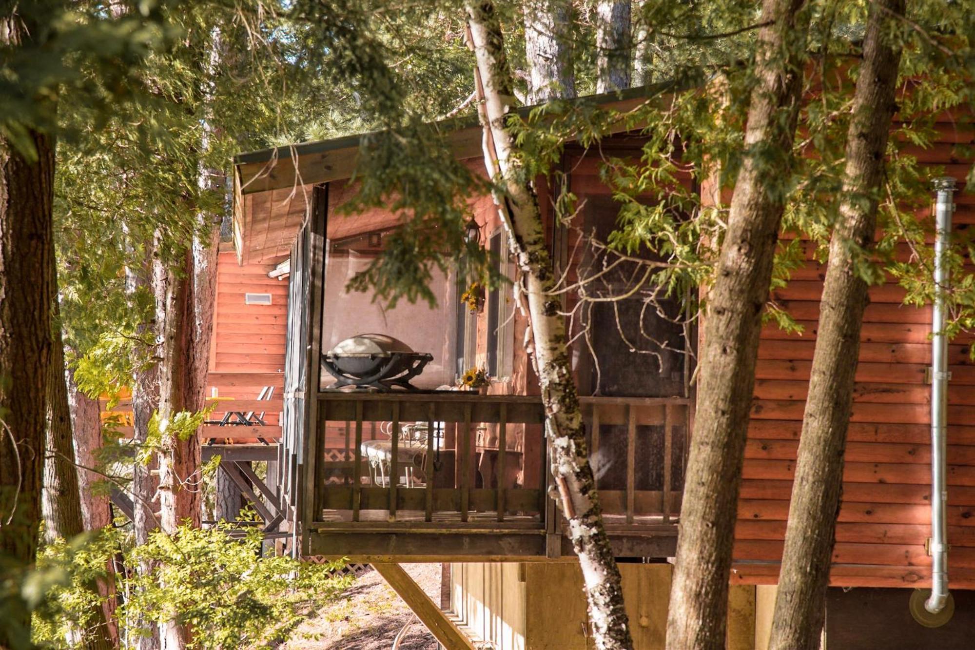 Motel Long Lake And Cottages エクステリア 写真