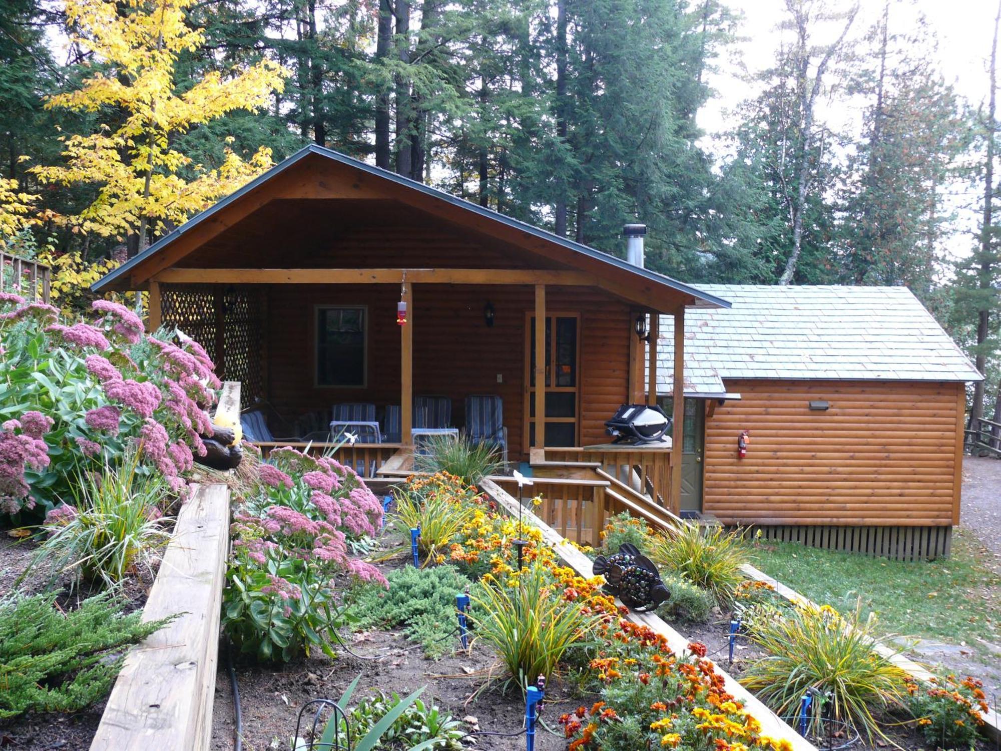 Motel Long Lake And Cottages エクステリア 写真